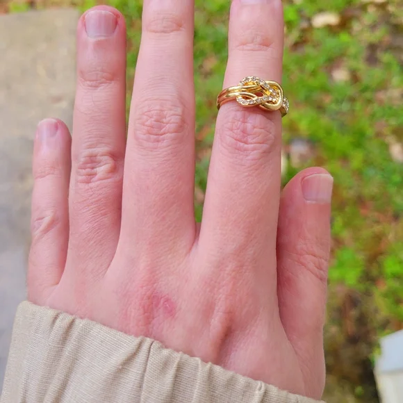 Gold Belt Knot Diamond Ring Size 6.5 - Picture 10 of 13